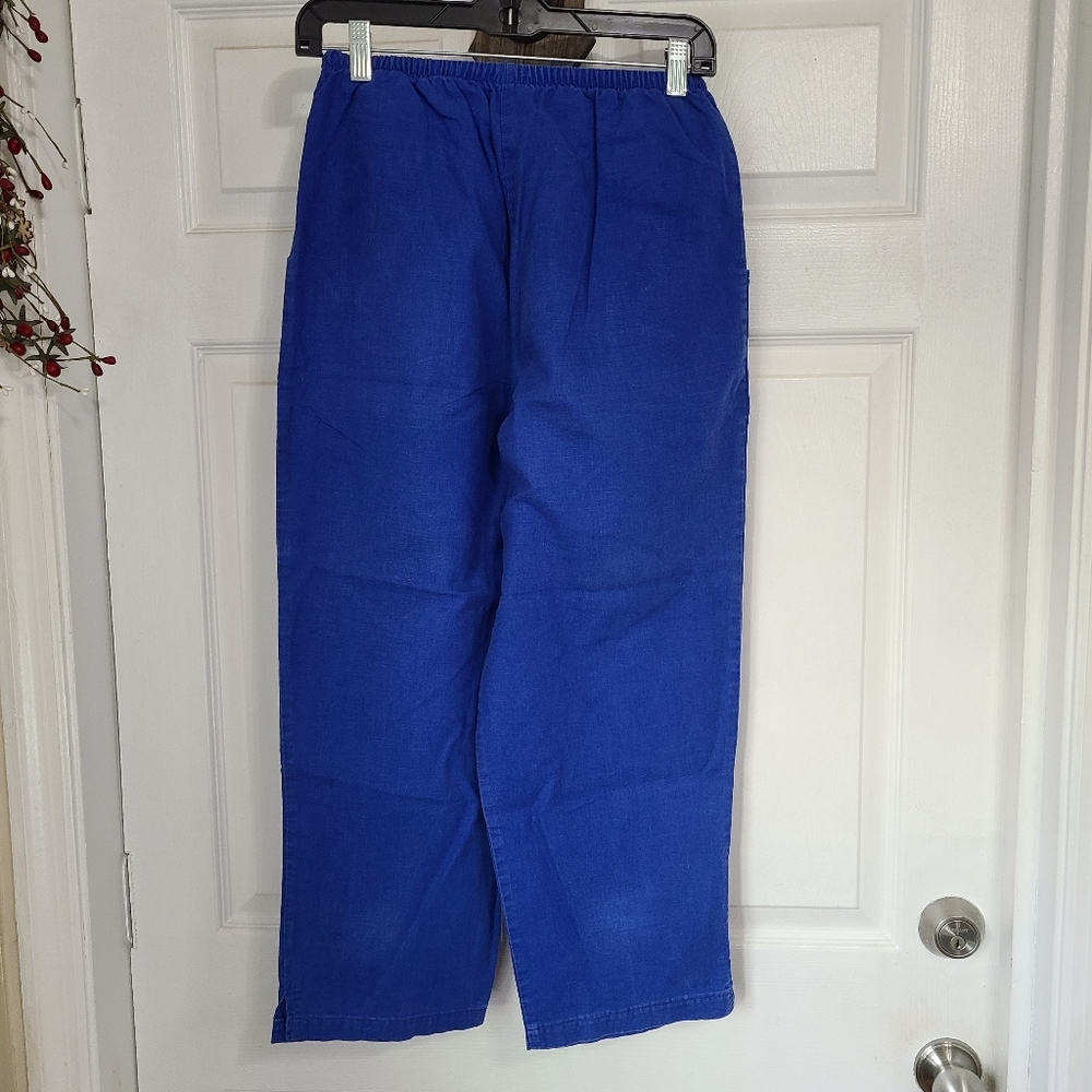Blue Fin Woman's Scrubs, Size: Small Color: Blue - Picture 12 of 13